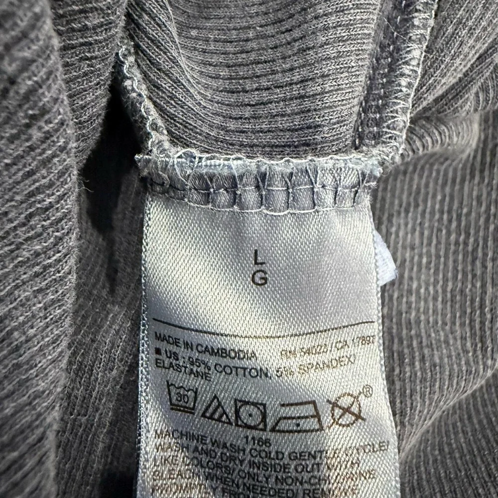 Old Navy Blue V Neck Short Sleeve Top SZ L - Picture 5 of 5